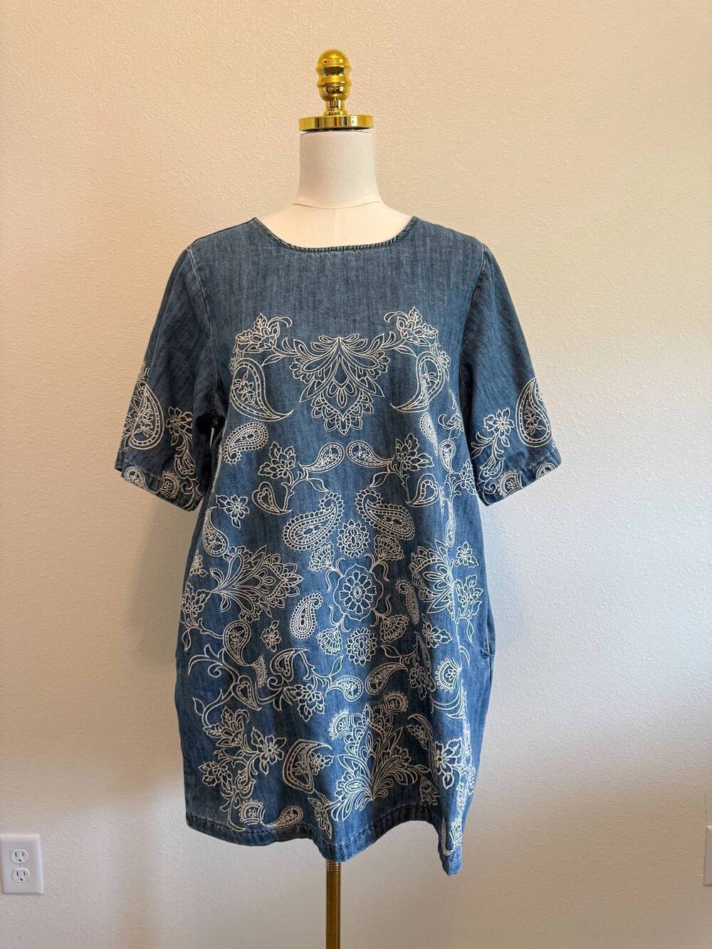 NEW RAISONNEL women's embroidered denim tunic dress in blue